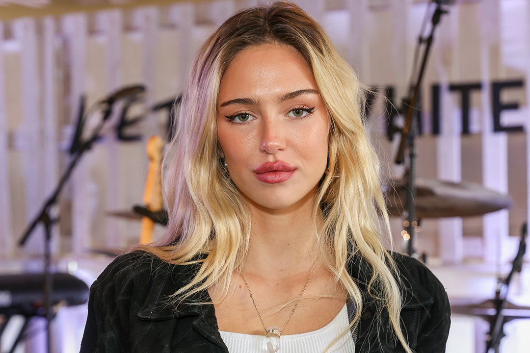 Lisa Rinna’s daughter Delilah Hamlin reveals unintended prescription drug overdose: ‘My physique obtained dependent’